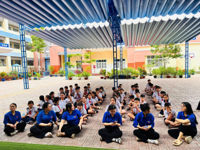 Trường Tiểu học Kim Đồng nhận Quyết định công nhận Thư viện đạt tiêu chuẩn mức độ 1