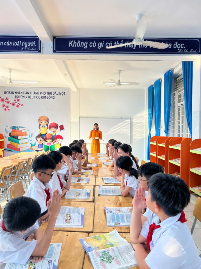 Trường Tiểu học Kim Đồng nhận Quyết định công nhận Thư viện đạt tiêu chuẩn mức độ 1